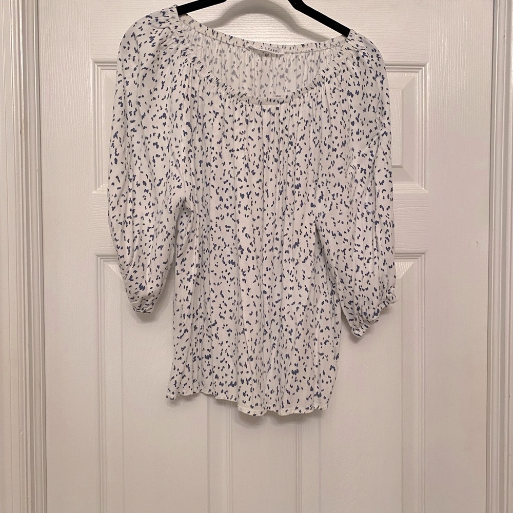 Off the shoulder Grey and white animal print blouse